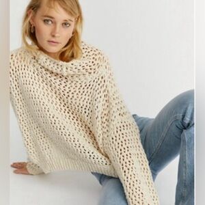 ✨FREE PEOPLE✨COWL NECK✨SWEATER✨CROCHETED✨